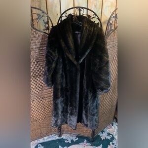 🚫SOLD🚫Vintage Faux Fur Long Coat Made in USA Size L